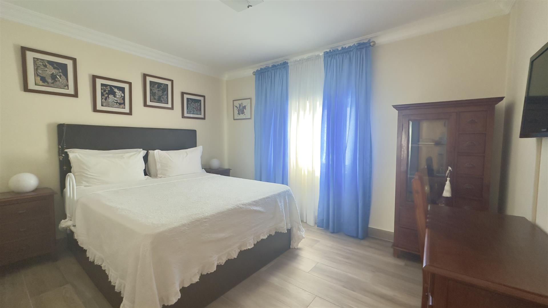 Image of Apartment - 2 Bedrooms - 2 Bathrooms for Sale in South District-Gibraltar, Image 7